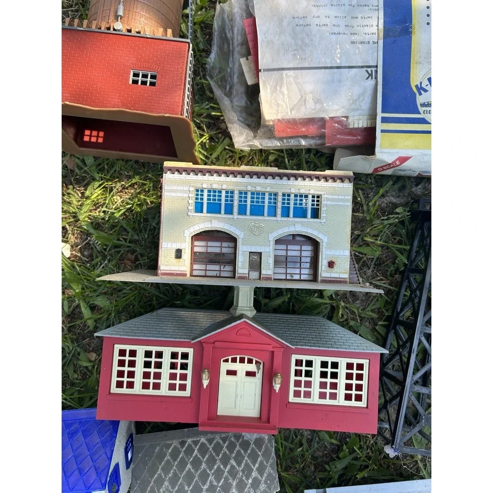 Vintage Model Train Building Tunnel Accessory Lot Plasticville Lionel K Line Etc